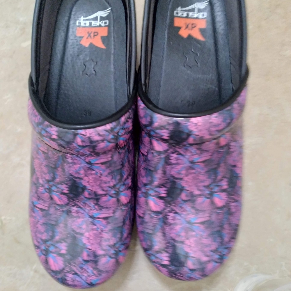 Dansko nursing shoes